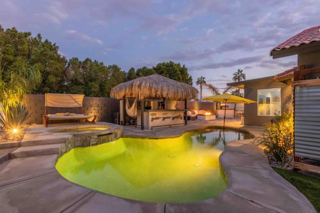 Desert Paradise Salt Water Pool & Spa 1 Mile To Coachella Fest 인디오 외부 사진